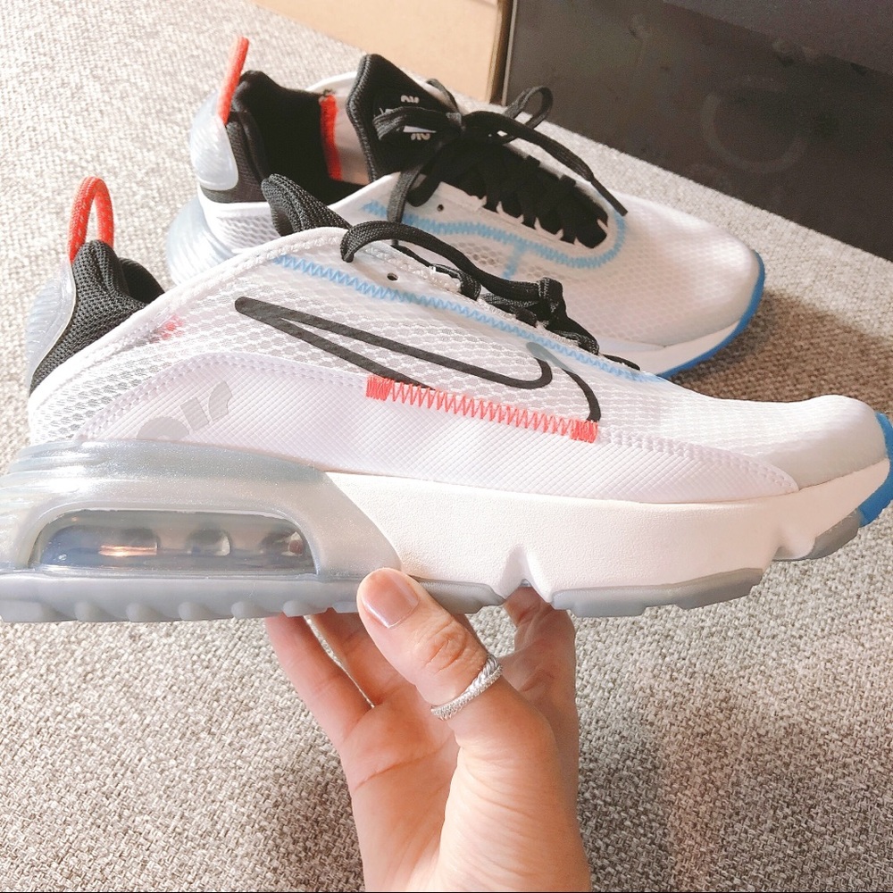 Air Max 2090, white/black/blue women size 7&7.5